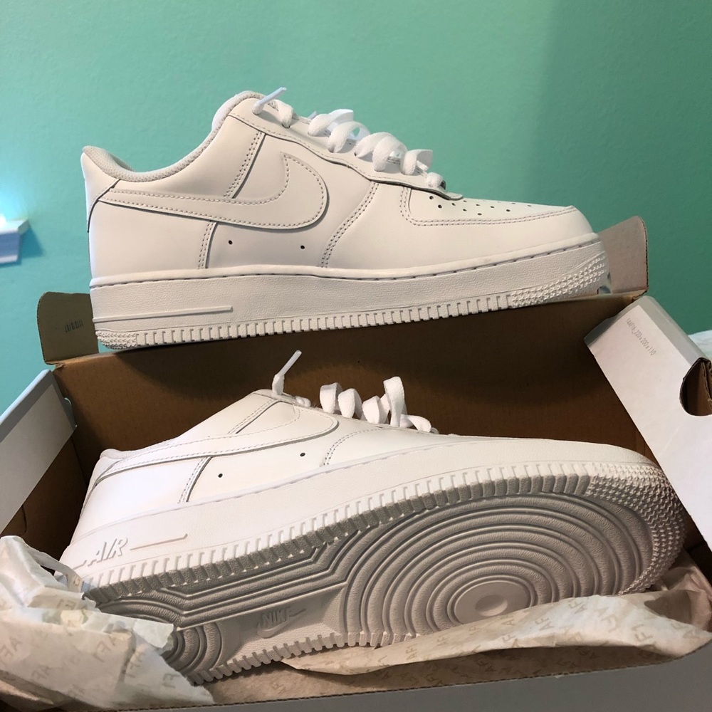 Size 9 women’s Air Force brand new never worn